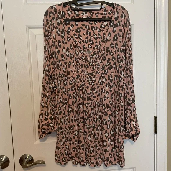 EUC 1X Kim Rogers Pink Animal Print Shirt - Picture 4 of 5